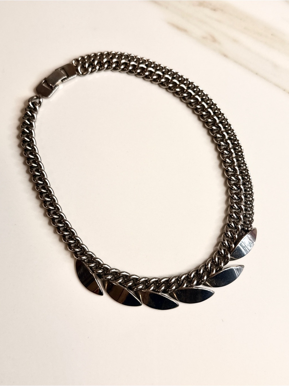 Silver-Tone Women’s Choker Chain Necklace with Silver Leaf Accents